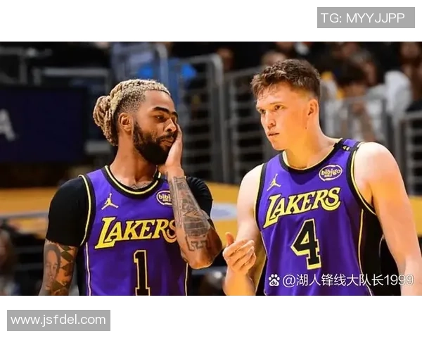 8月6日湖人对雷霆精彩赛事在线直播全程回顾与分析 8月6日湖人对雷霆精彩赛事在线直播全程回顾与分析