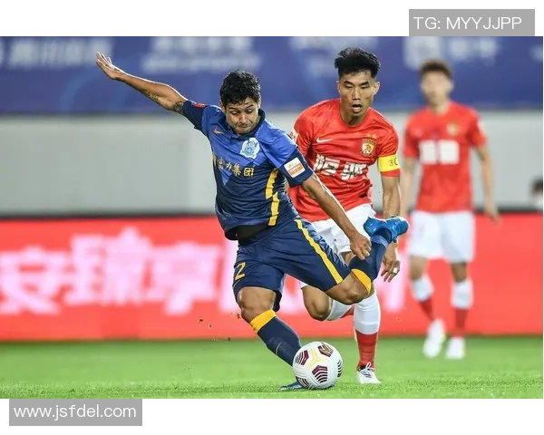 广州恒大与广州富力精彩对决录像回顾七月二十日赛事亮点分析 广州恒大与广州富力精彩对决录像回顾七月二十日赛事亮点分析